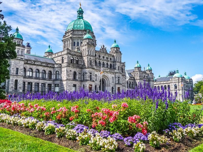 COST OF STUDY AND LIVING IN VICTORIA , BRITISH COLUMBIA , CANADA